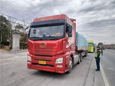 婺源縣交通運(yùn)輸局 強(qiáng)化監(jiān)管與服務(wù)，全力保障春運(yùn)期間集裝箱道路運(yùn)輸安全暢通